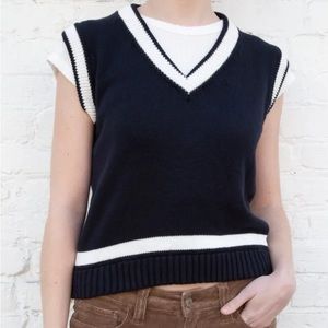 [SOLD] brandy melville adelyn navy sweater vest